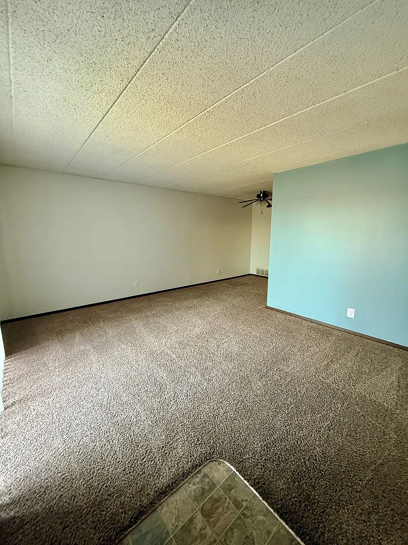 1940 Dudley Street — Photo 2