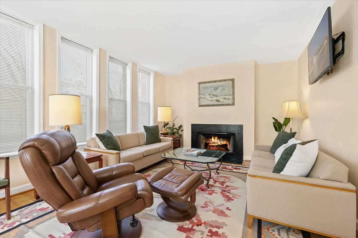 3 bed, 1.0 bath, 25833 sqft, $6,387 — Photo 1