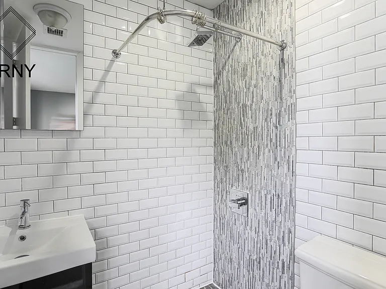 580 E 26th St #3 — Photo 10