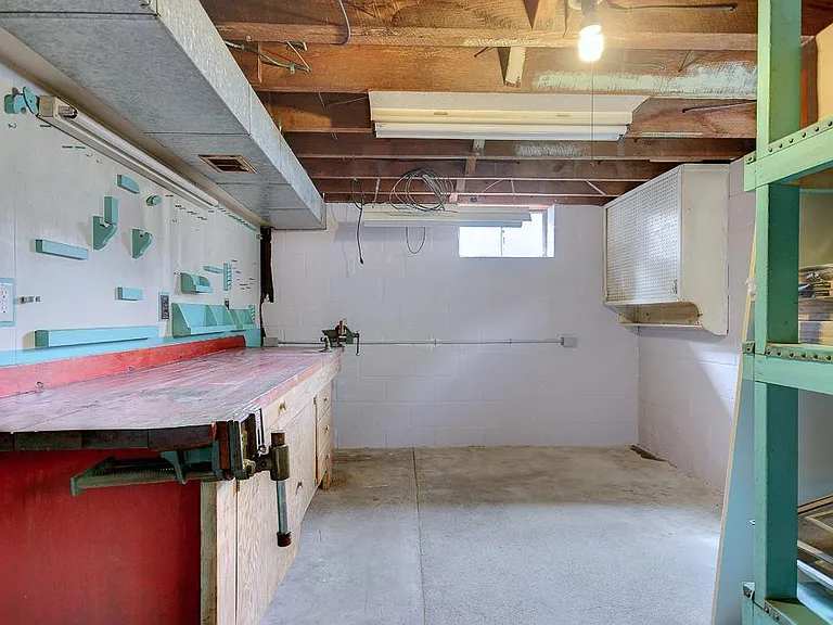 2073 11th St — Photo 16