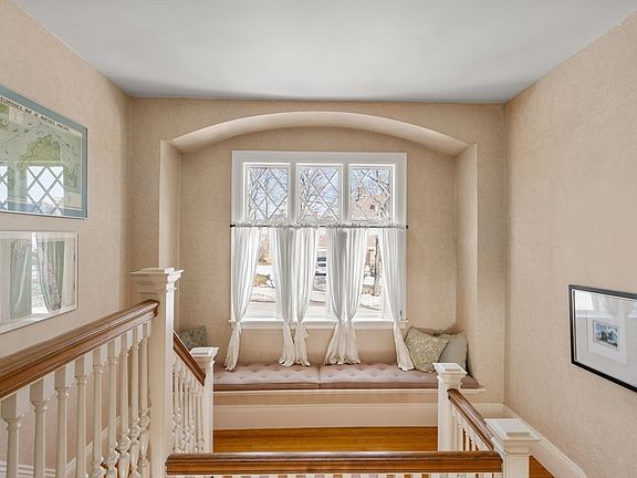 5th image of 25 Kenwood Ave