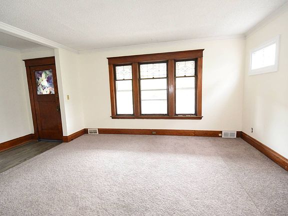 3rd image of 94 Norwalk Ave