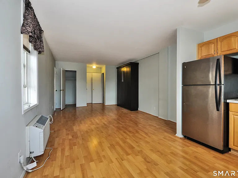 39 Glenbrook Rd #2W — Photo 9