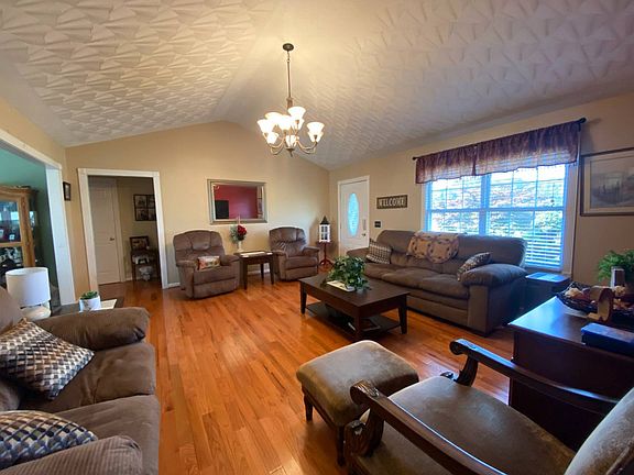 4th image of 105 Tina Marie St