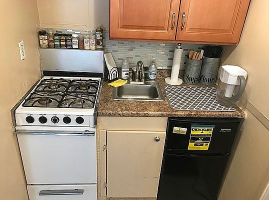 4th image of 430 E 13th St APT 1