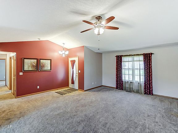 3rd image of 3642 Malibu Dr