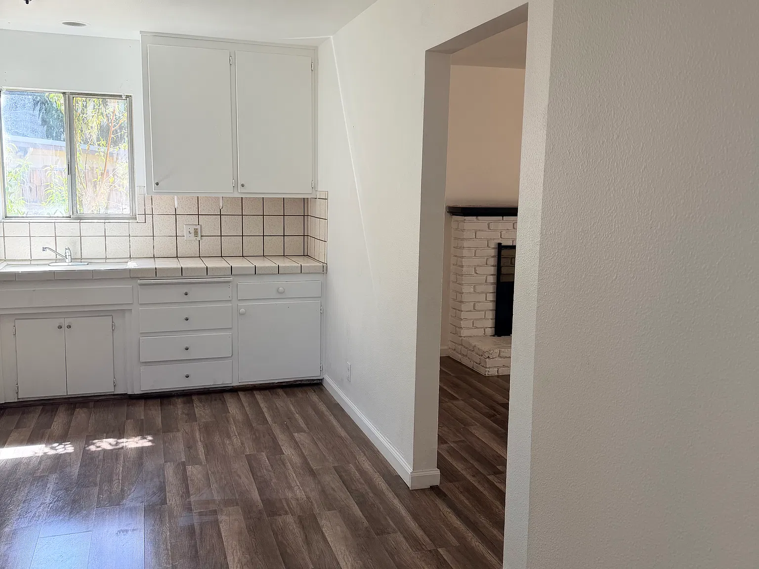 3 bed, 1175 sqft, $2,400 — Photo 4
