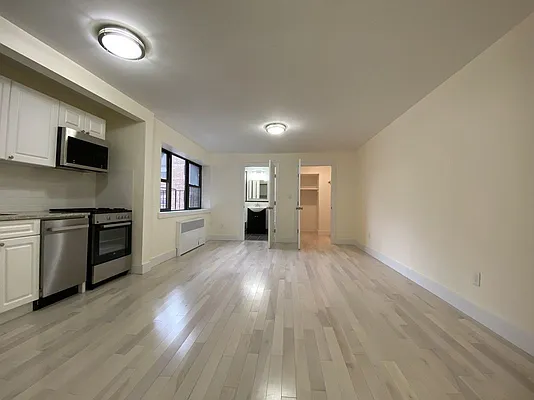 Rented by AZ REALTY NYC LLC | media 3