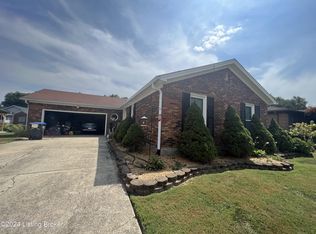 110 Old Towne Rd, Louisville, KY 40214