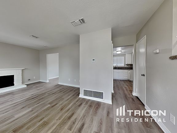 3rd image of 1455 Paiute Ave