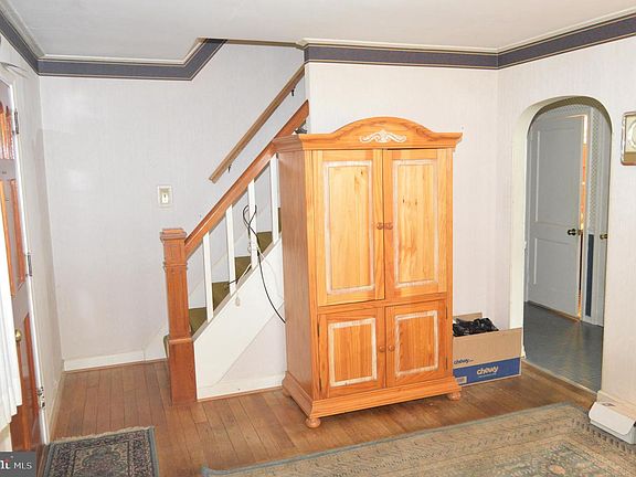 3rd image of 2121 Peters Rd