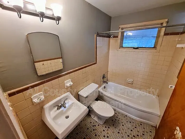 3346 Bedford Ln — Photo 8