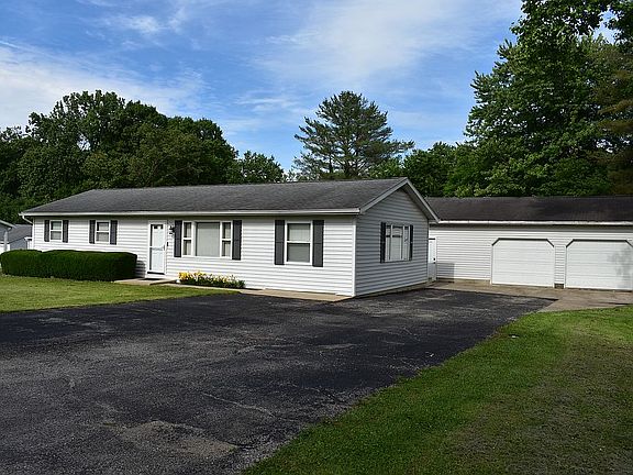 3rd image of 542 Anderson Rd