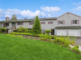 32 Brickhouse Rd, Patterson, NY 12563