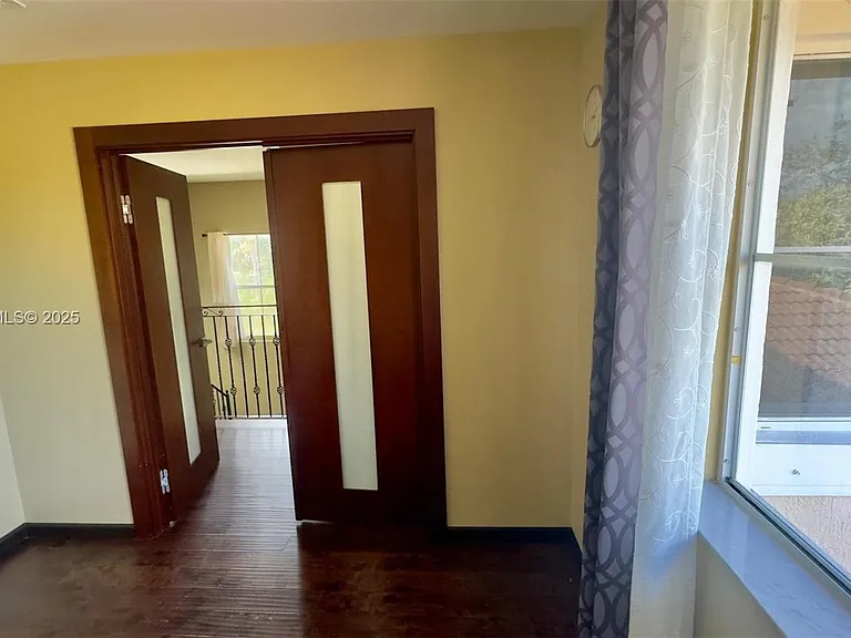 1094 Redwood St #1094 — Photo 44
