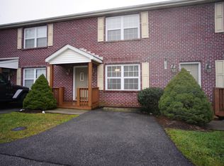 145 Hunters Rdg, Christiansburg, VA 24073