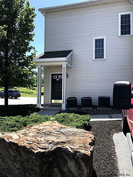 3rd image of 107 N RIDGE