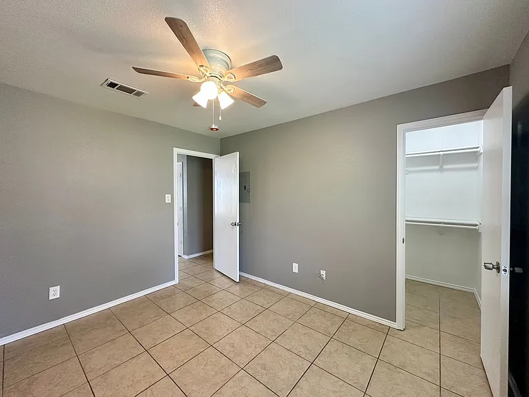 1704 Spring Rose Cir — Photo 32