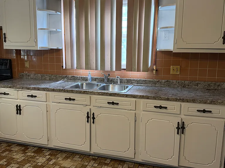2048 E Main St — Photo 14