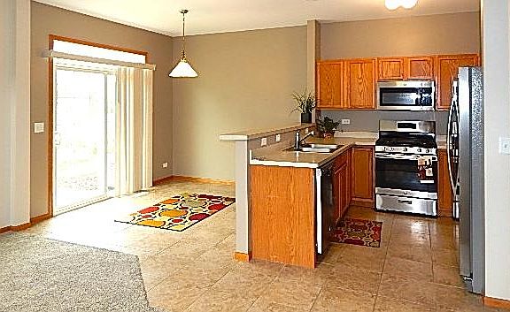 Kitchen / Dining Area