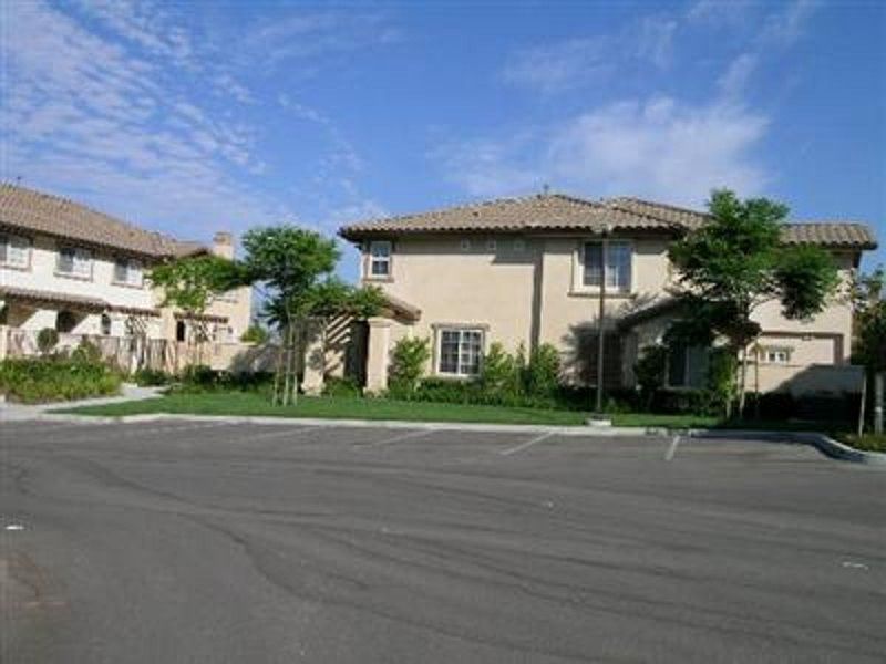 1st image of 375 Eric Pl