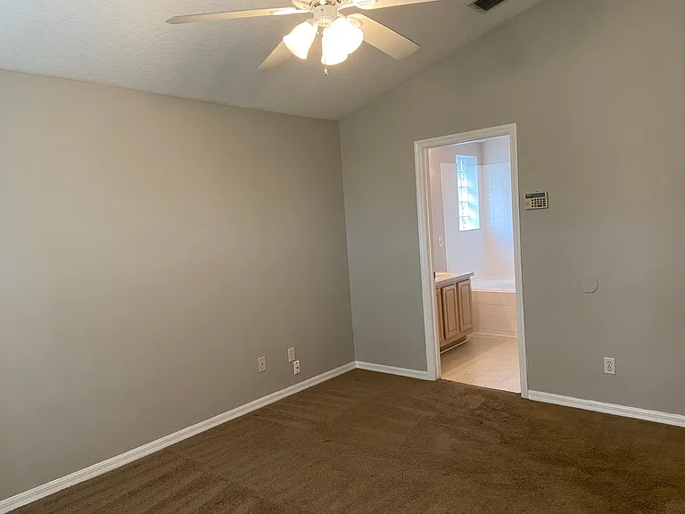 1915 Colonial Woods Blvd — Photo 7