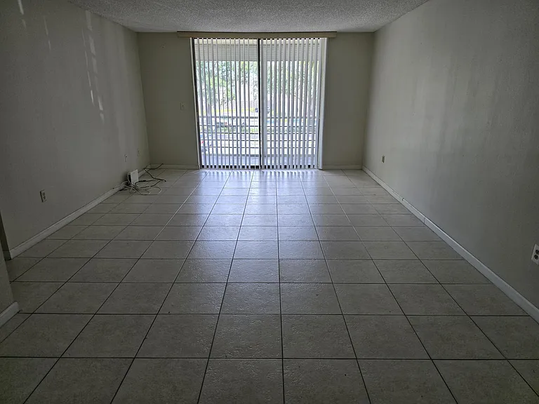 1800 N Lauderdale Ave #1205 — Photo 9