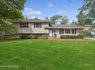 327 Hazelwood Dr, Naperville, IL