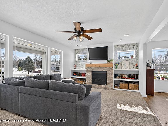 4th image of 401 Oakwood Dr