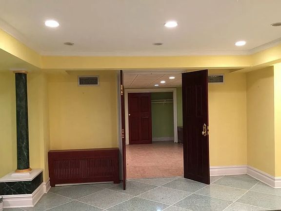 4th image of 11219 Jewel Ave #1