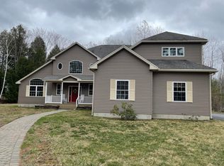 18 Macadamia Ln, Lewiston, ME 04240