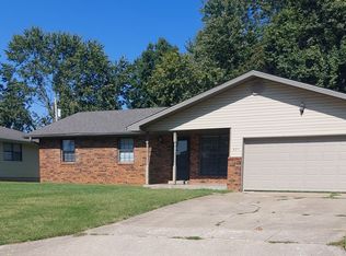 821 E Redwood St, Springfield, MO 65807