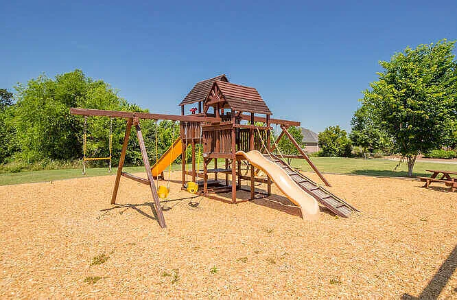 800 Cotswold Ct — Photo 35