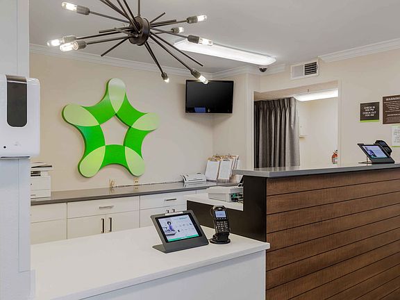 Lobby and Guest Check-in