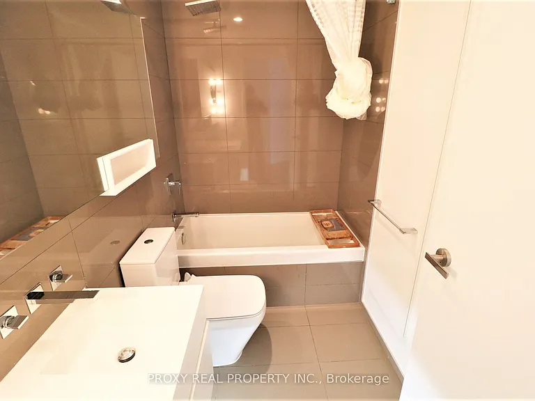 45 Charles St E #3507 — Photo 17
