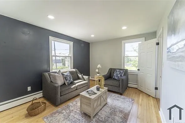 220 Fairfield Ave #2