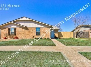 2121 Meench Dr, Moore, OK 73170
