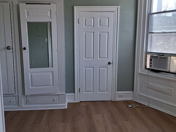 4th image of 1150 W Tioga St #2F