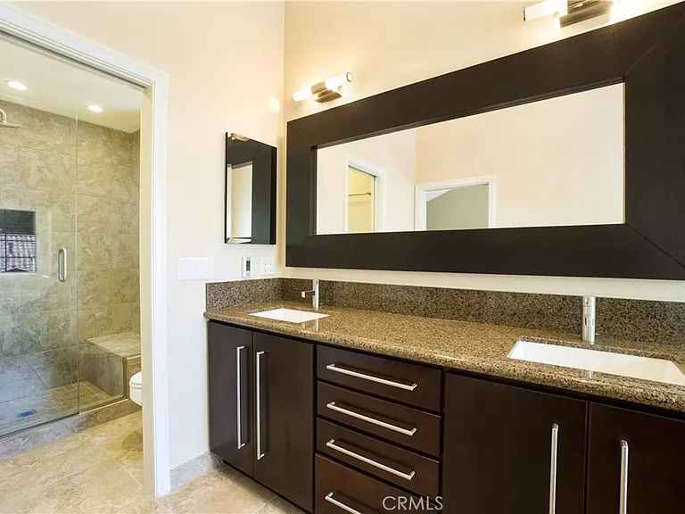 3055 E Hillcrest Dr — Photo 19