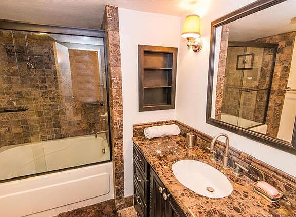 2nd image of 2700 Cahuenga Blvd E APT 4317