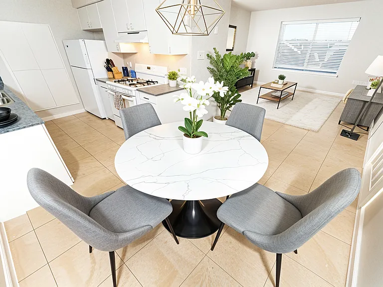 South Point Apartments — Photo 11