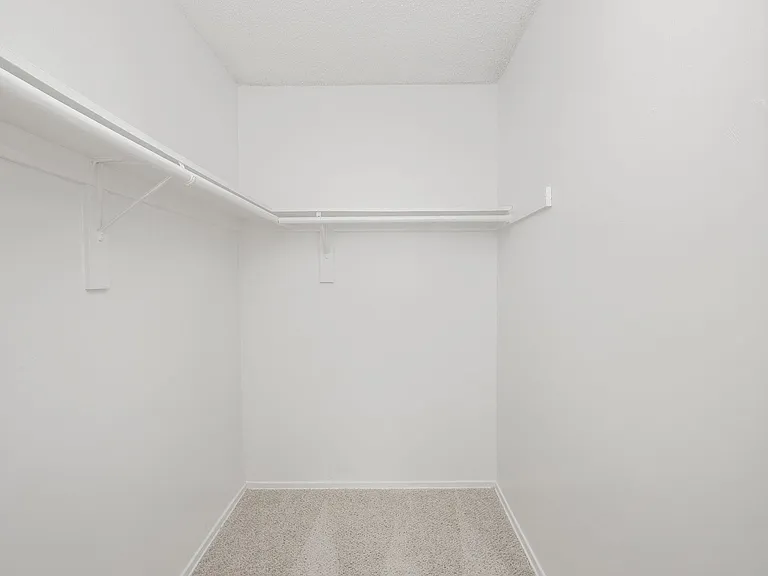 Castilian and Cordova Apartment Homes — Photo 30