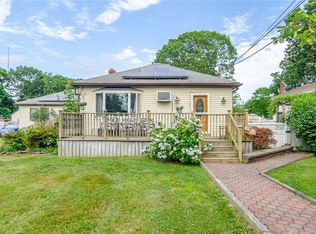 55 Grand Blvd, Islip, NY 11751