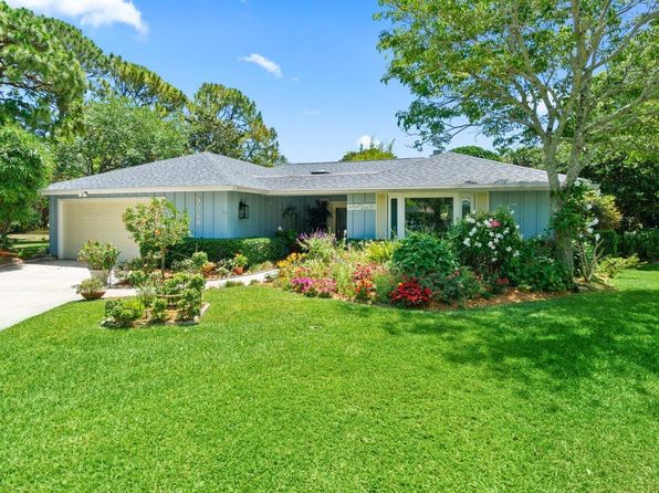 9028 Gardens Glen Circle, Palm Beach Gardens, FL 33418