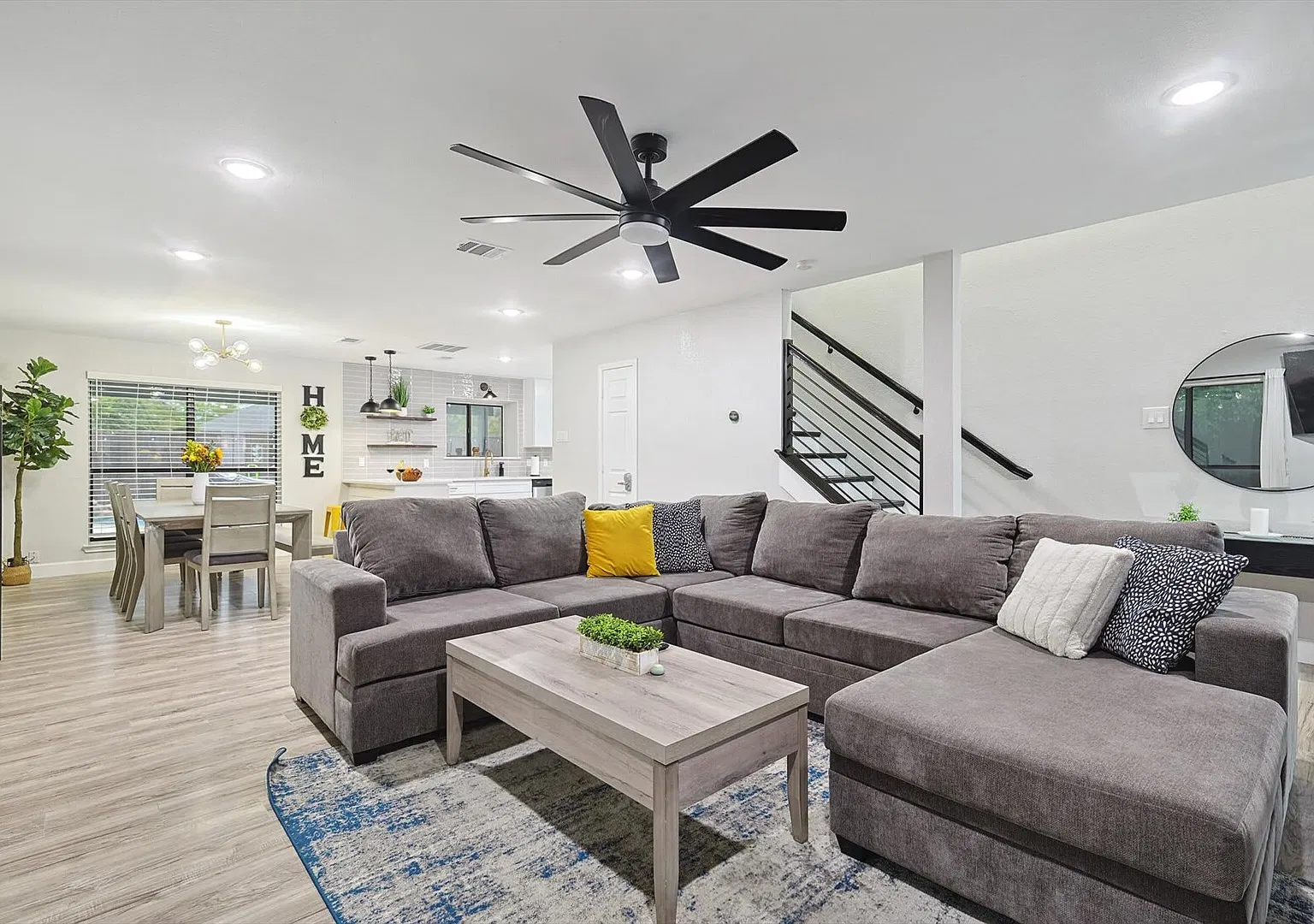 Gorgeous 4BD 2.5Bath Home | Pool, Fire Pit & Hammock — Photo 2