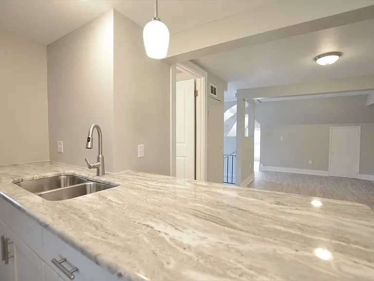 1002 N Aurora St — Photo 42