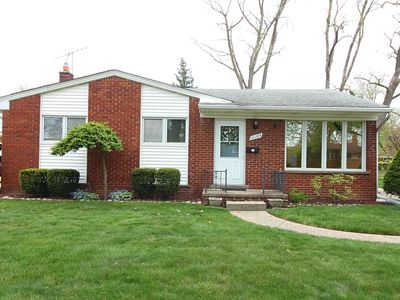 21295 Arcyle St, Clinton Township, MI, 48035