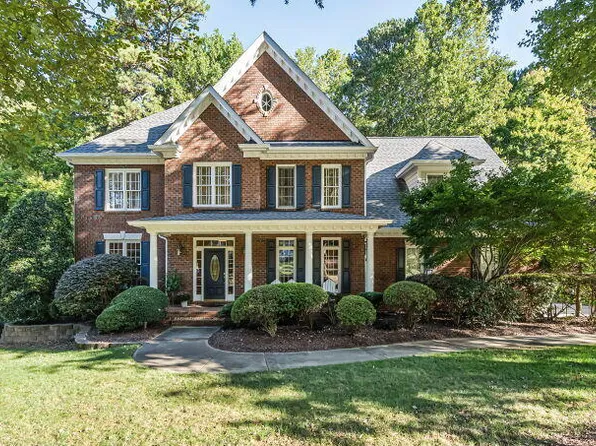 110 Summerview Ln, Cary, NC 27518