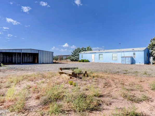1805 W CARRIAGE Lane, Paulden, AZ 86334