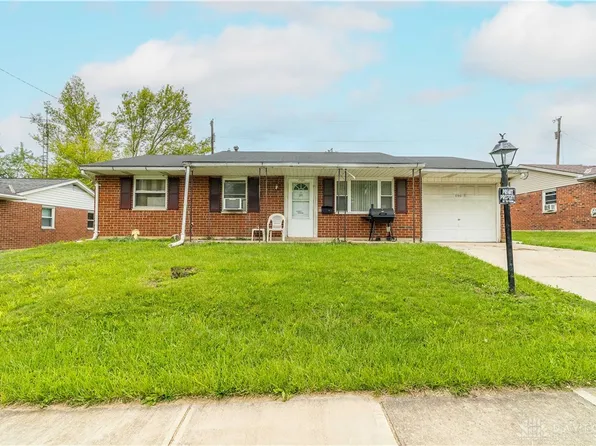 1703 Fair Oaks Dr, Sidney, OH 45365
